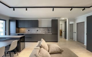 Apartament cu 2 camere, zona Str Eroilor - Poză 2