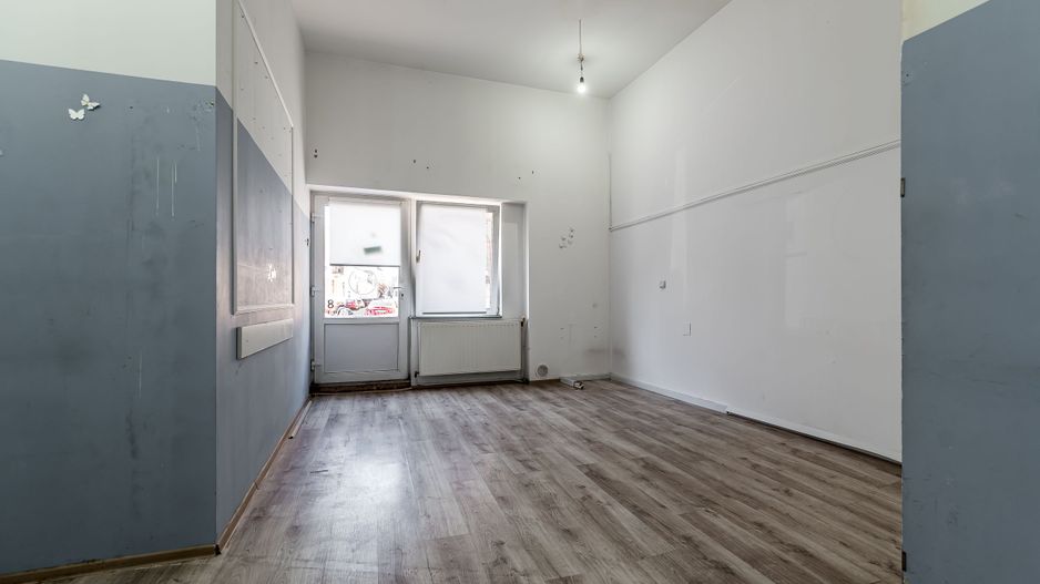 Locuință și Business pe Str. L. Blaga, Arad, Spațiu + Apartament - Poză 3