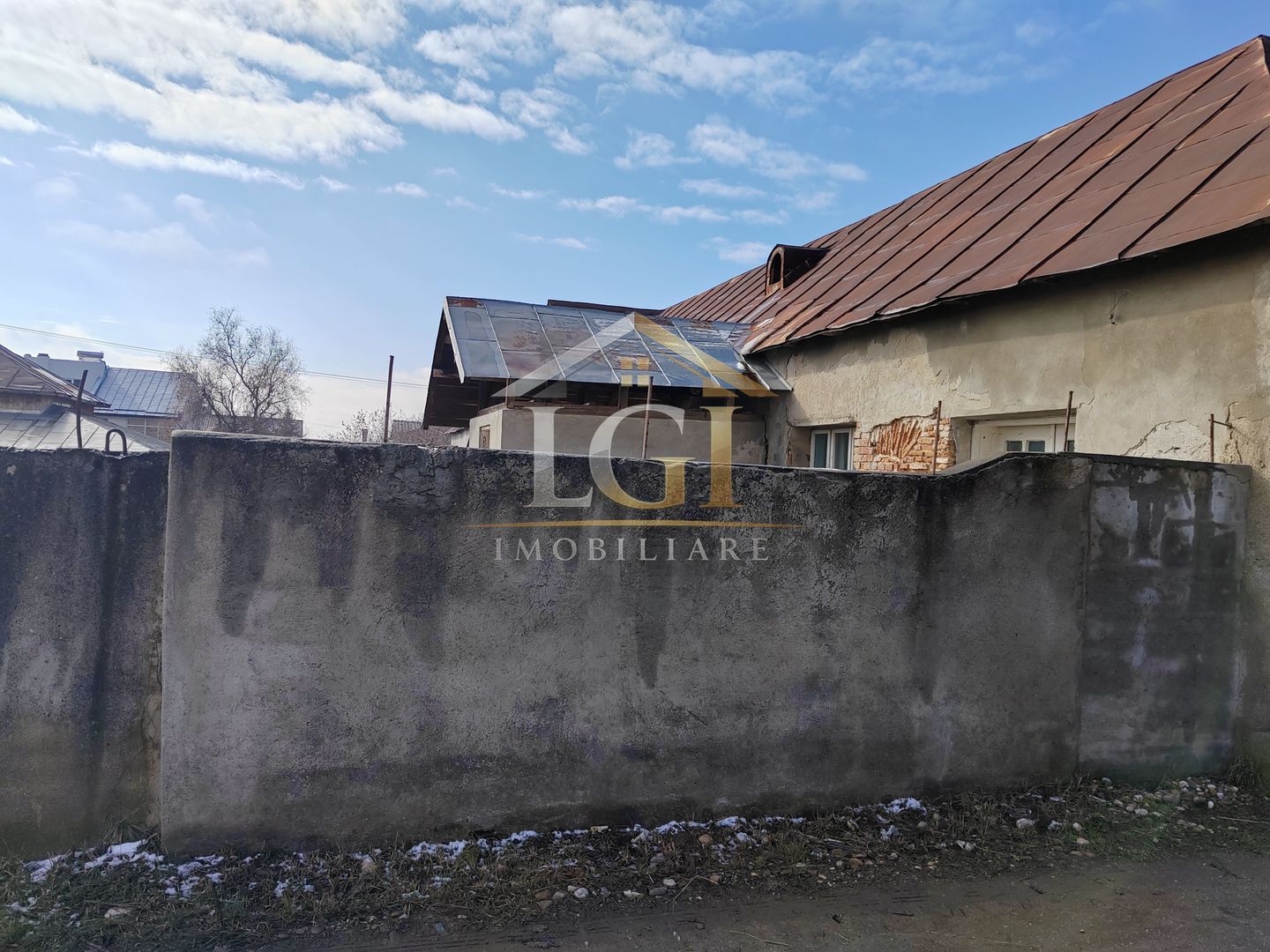 Teren intravilan 672 mp – poziție rară, la poalele Mănăstirii Dealu, - Poză 2