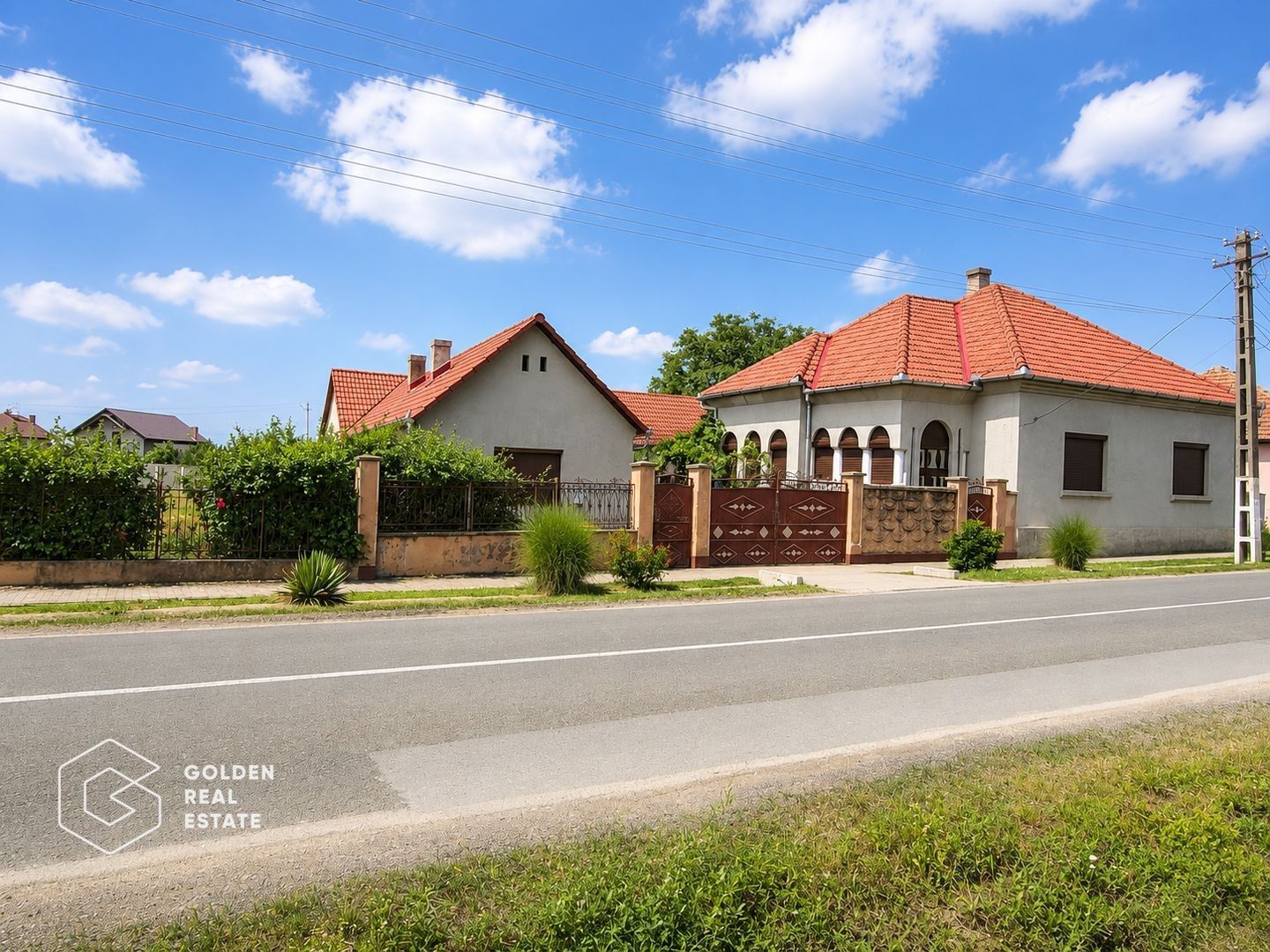 Casa stil brancovenesc, 2 corpuri, localitatea Ususau - Poză 1