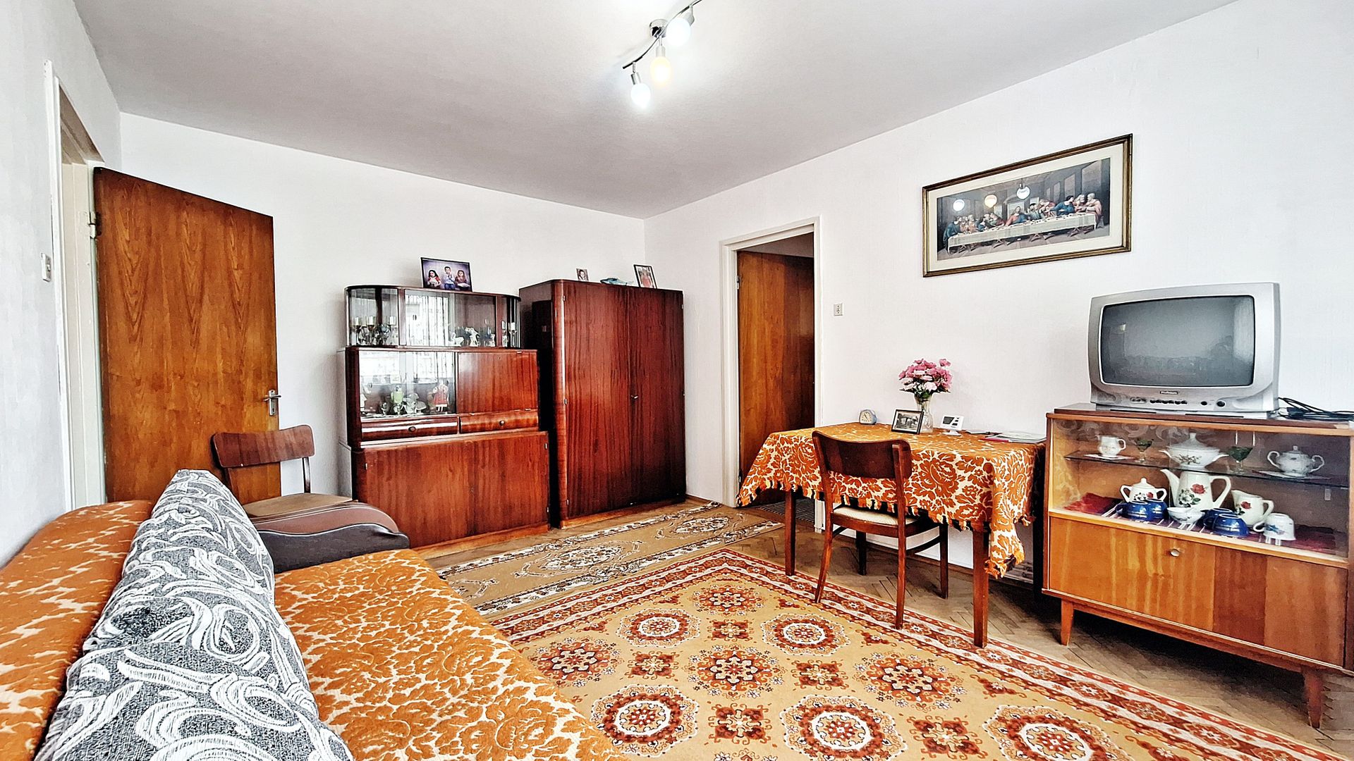 Zona Garii Apartament 3 camere, etaj 3/4, insorit, liber, 119900 euro - Poză 2