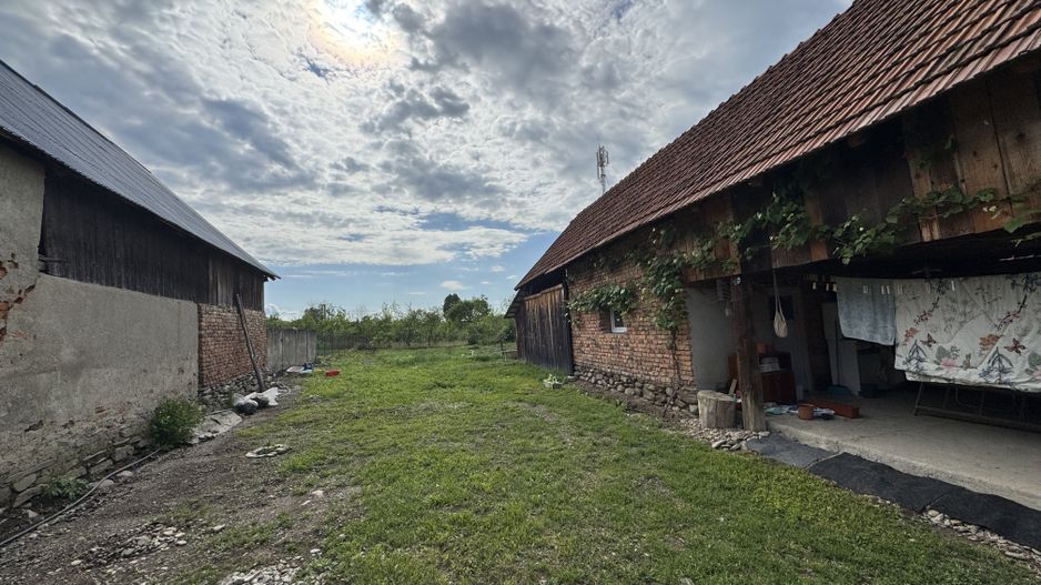 Casa individuala in Arpasu de Sus, teren mare, partial renovata - Poză 26