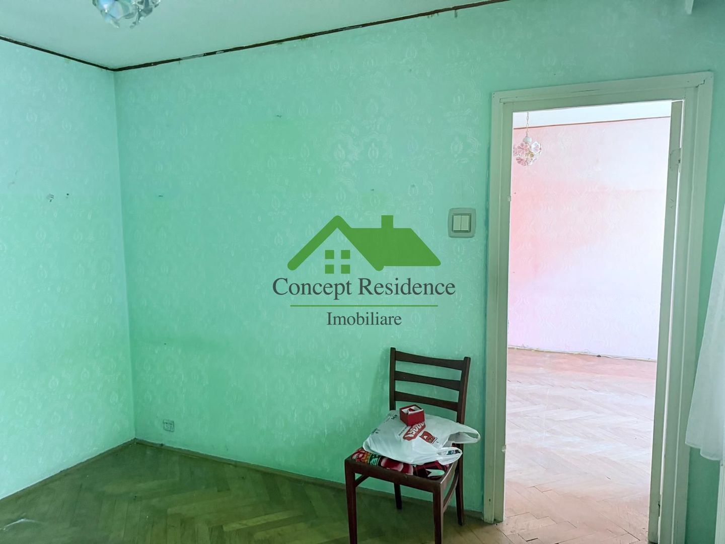 Apartament 2 camere, etaj 3, balcon închis – Str. Gării - Poză 4