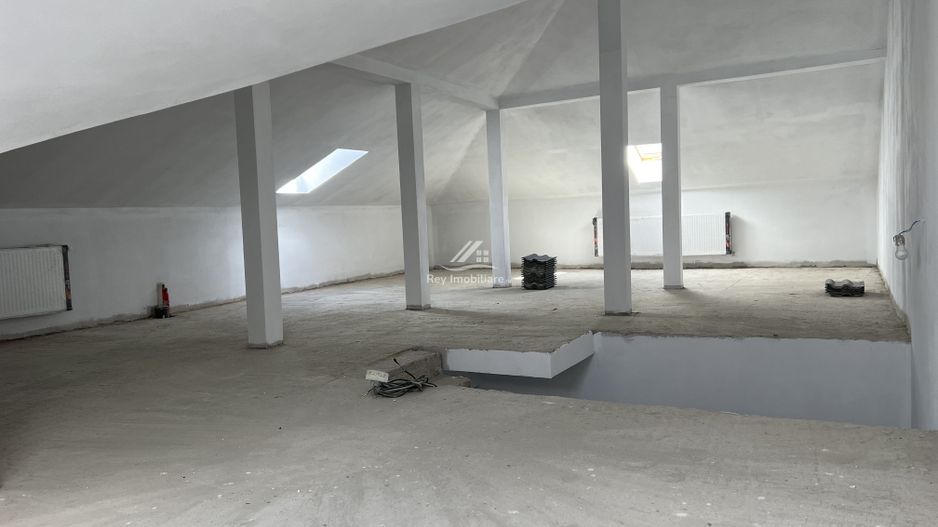 Duplex Modern și luminos 6 cam. la vânzare în Șelimbăr zona Trifoiului - Poză 9