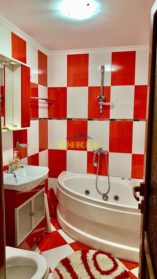 De inchiriat apartament cu 4 camere, Zona Imparat Traian. 400€ - Poză 7