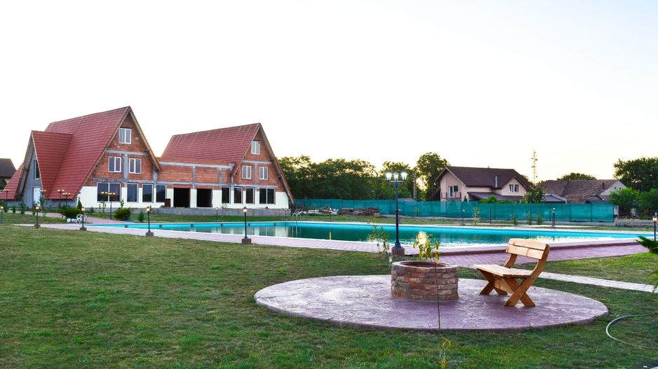 Sala de evenimente cu  piscina si foisor Biled COMISION 0 % CUMPARATOR - Poză 24