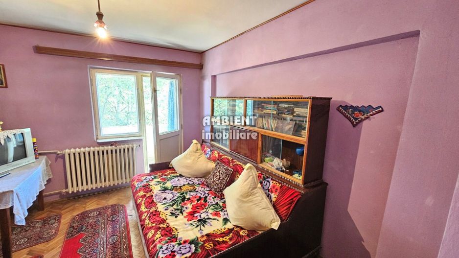 Apartament cu 4 camere, etaj 3, nerenovat, zona ULTRACENTRALA; - Poză 4