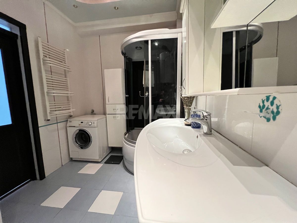 Vinzare apartament cu 1 camera bd.Traian 22 - Poză 2