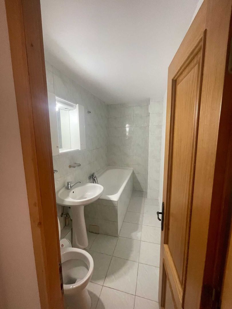 Apartament 3 camere renovat, 2 băi, București Mall, Calea Vitan, pet friendly - Poză 8