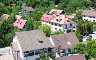 Pensiune lângă Castelul Bran | 9 camere | Pregătită pentru activitate - Poză 20