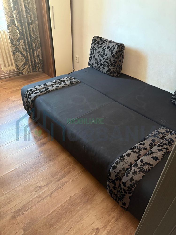 Camera libera in apartament cu 4 camere - Poză 4