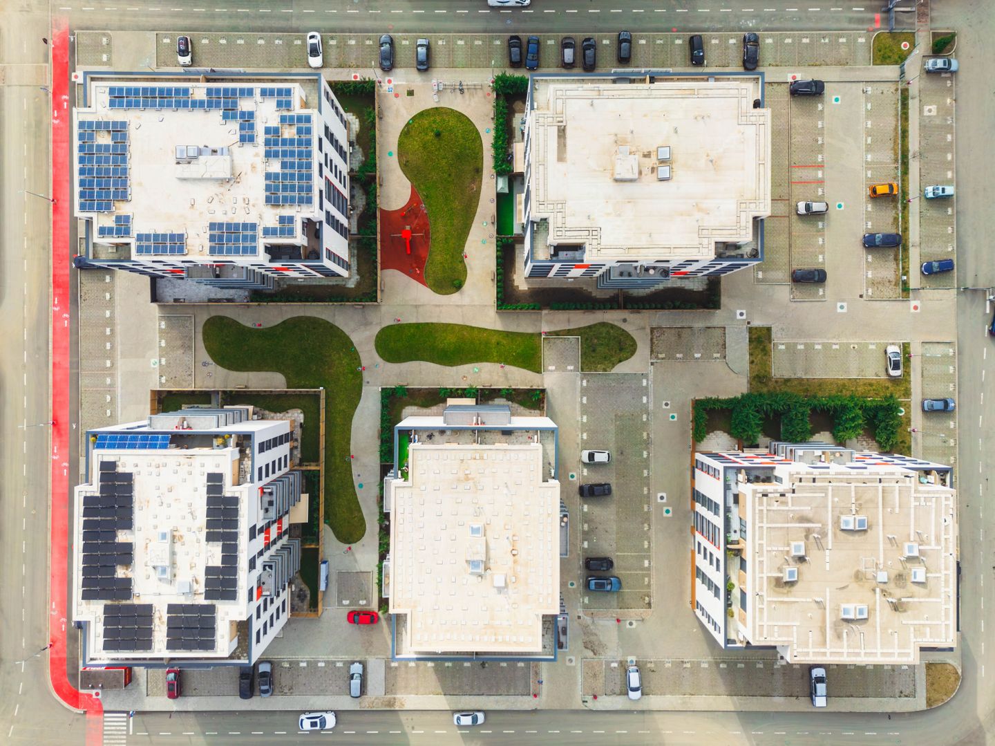 Apartament cu 2 camere „ușor de închiriat” în Arad? Da! Ared City! - Poză 2