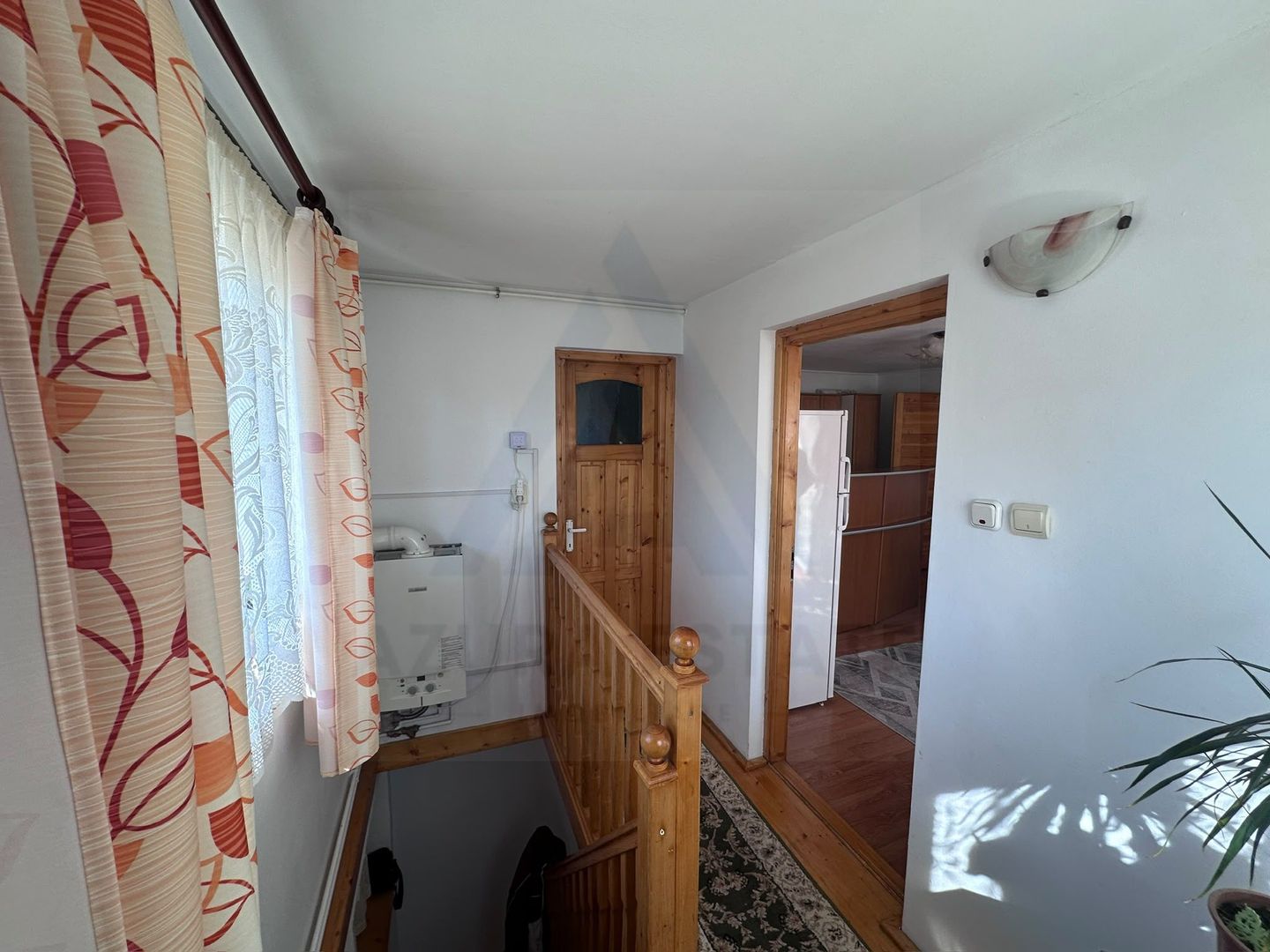 Apartament 3 camere decomandat  78 mp pivnita curte  in zona Centrala - Poză 6