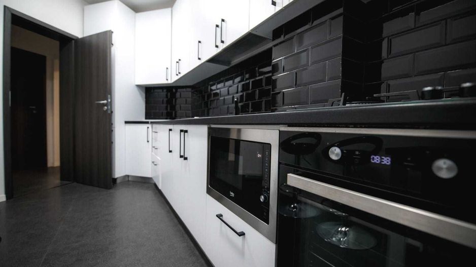 Apartament 3 camere, Decomandat, et.2- langa parcul Copou - Poză 1