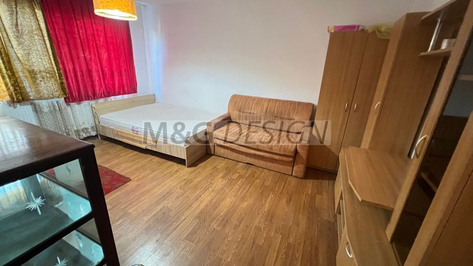 1 camera decomandat etaj 3 zona Buziasului - Poză 1
