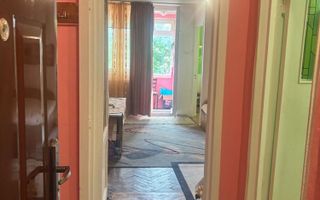 Garsonieră de închiriat, zona Tătărași, etaj intermediar, aproape de mijloace de transport - Poză 2