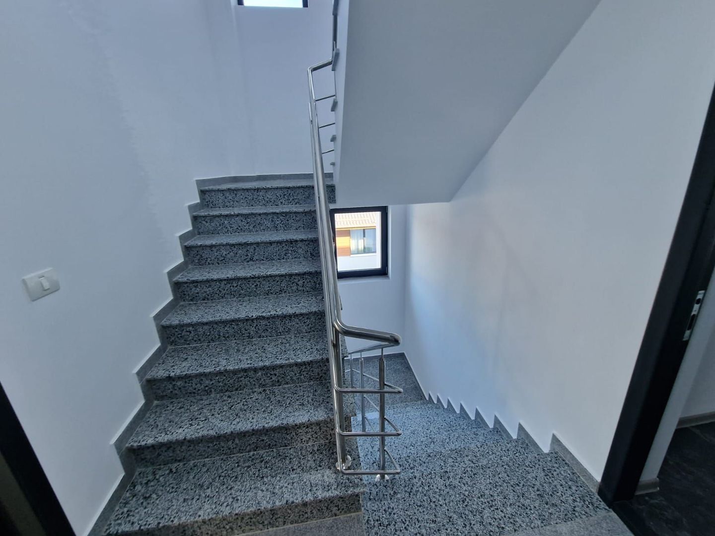 Apartament 3 camere Otopeni central | bloc nou, parcare, comision 0 - Poză 9