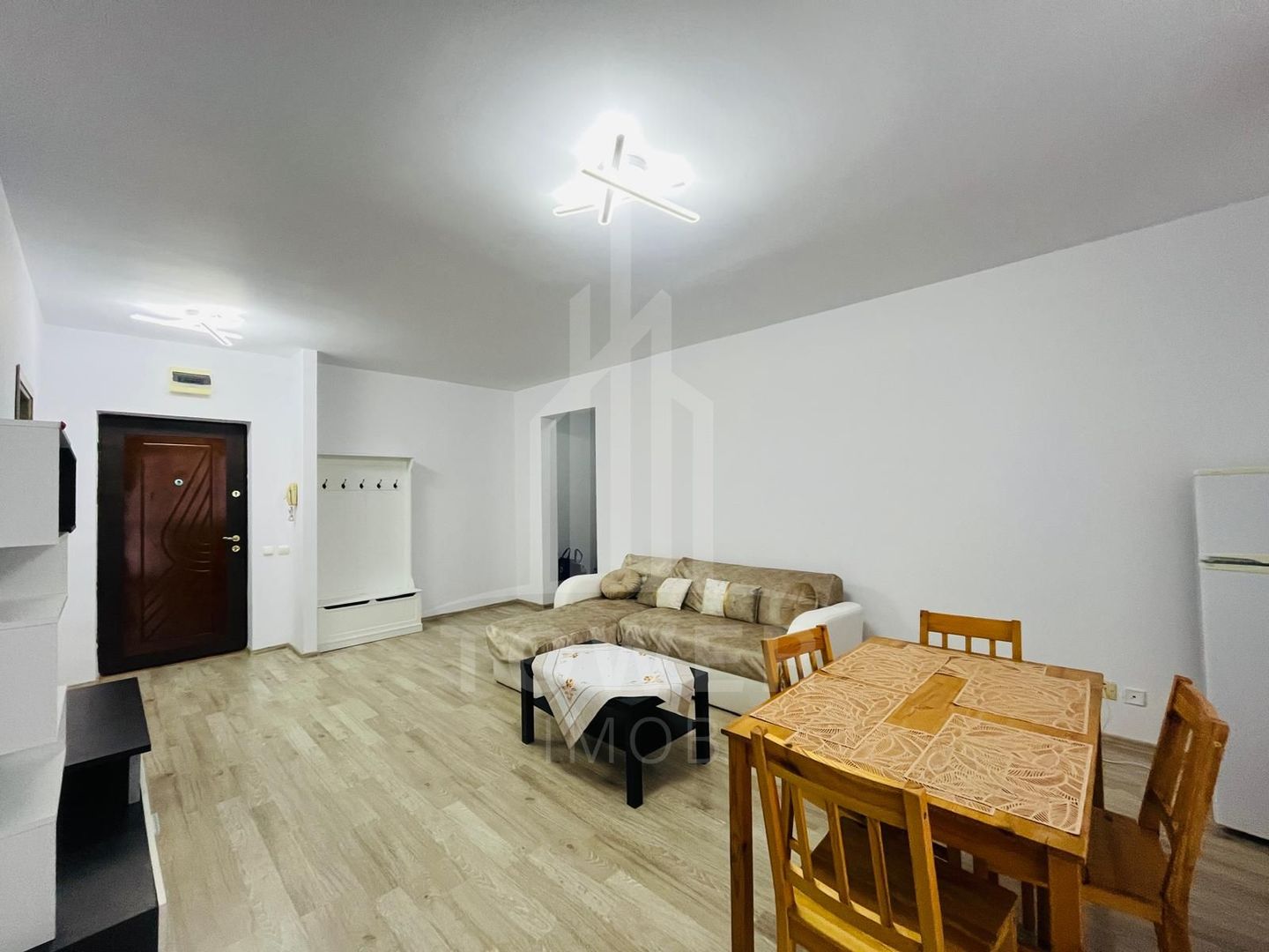 Apartament 3 camere decomandat - Poză 3