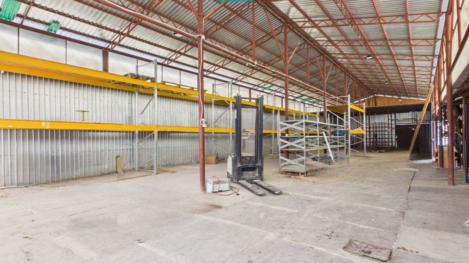 Hală și spații de birouri pe șoseaua principală - Poză 4