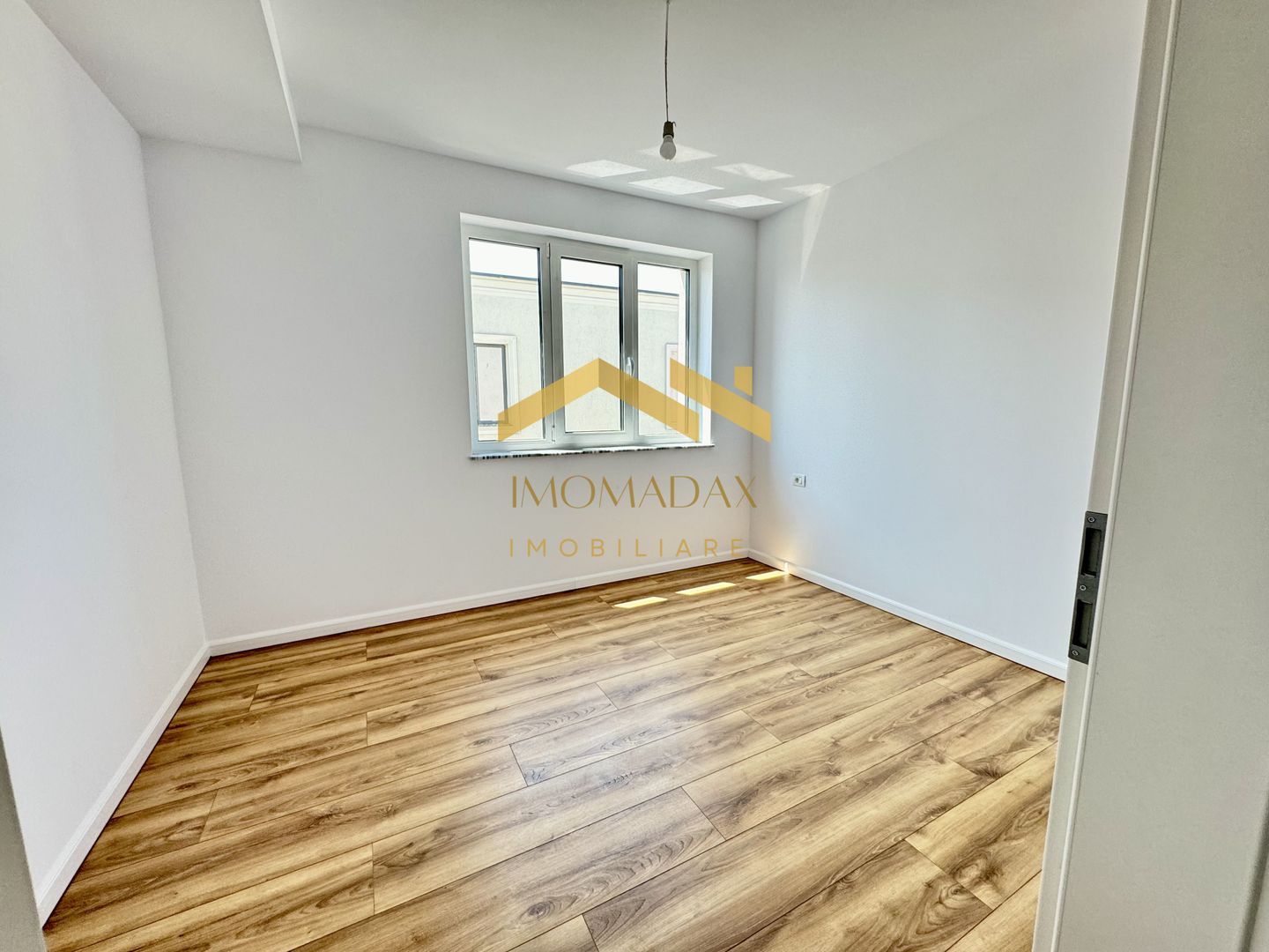 Bucovat-4 Camere-Încălzire prin Pardoseală - Poză 4