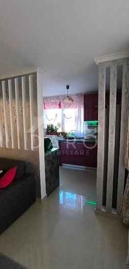 Vând apartament cu 3 camere - Poză 7