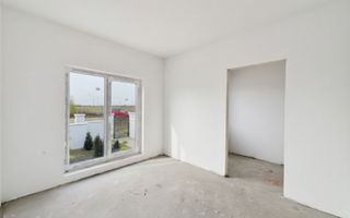 Duplex cu 4 camere, despărțit prin camera tehnica | Mosnita Veche | Lidl - Poză 8