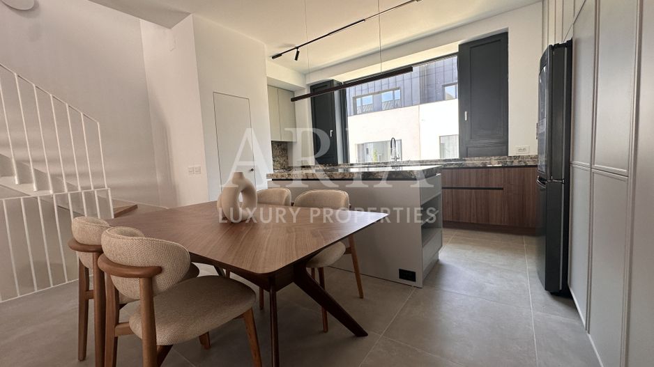 AVALON ESTATE TOWNHOUSE - Poză 9