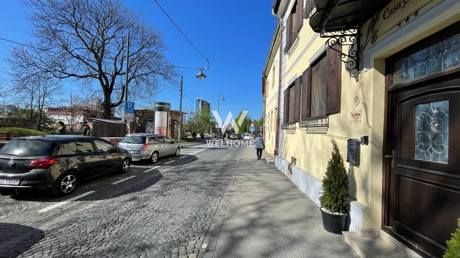 Oportunitate investitie, central , cu pivniță și pod - Poză 1