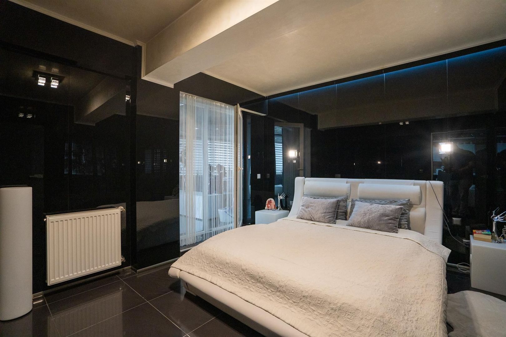 Apartament Lux cu jacuzzi Nufarul - Poză 5