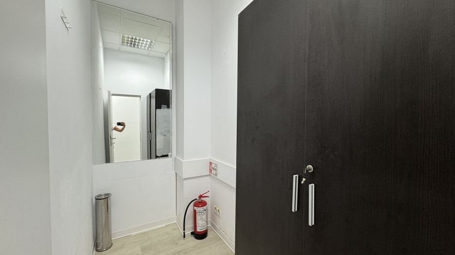 Spatiu servicii, birouri, Zona Modern. Comision 0 - Poză 8