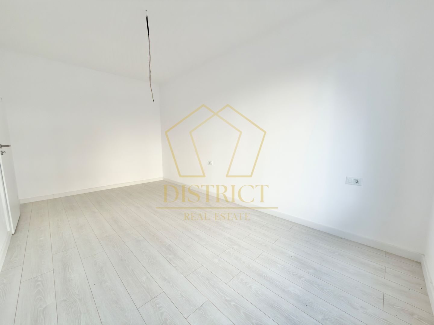 Apartament cu 2 camere, 54 mp utili la parter finalizat la asfalt in Giroc. - Poză 9