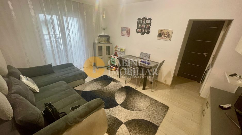 Apartament cu 3 camere - Etaj Intermediar - Bloc din 80 - Tesatura - Poză 2