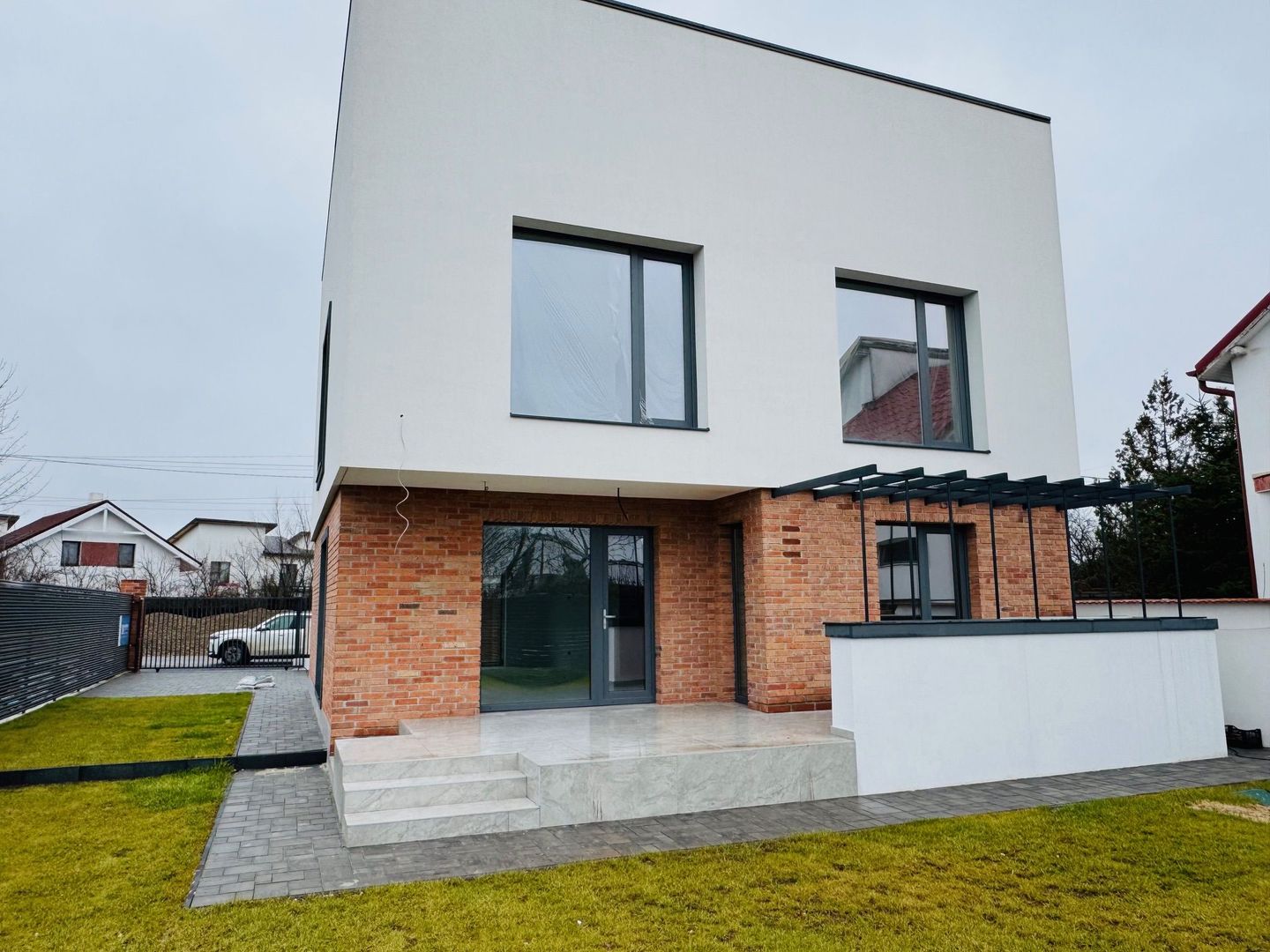 Vila de vânzare în Tunari - Zona ideală pentru tine! - Poză 2