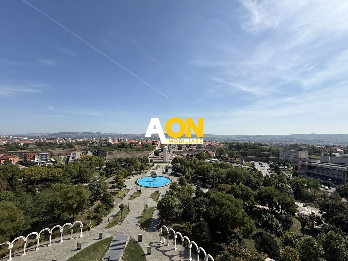 De vanzare apartament 2 camere, vedere superba Cetatea Alba Carolina - Poză 15