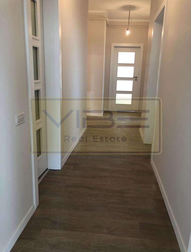 Apartament NOU 3 camere 2 bai, parcare privata zona  Copou - Poză 4