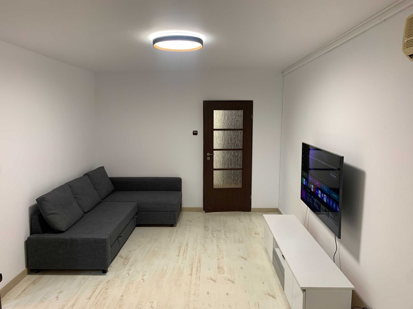 Apartament 3 camere circular | Metrou Favorit | - Poză 1