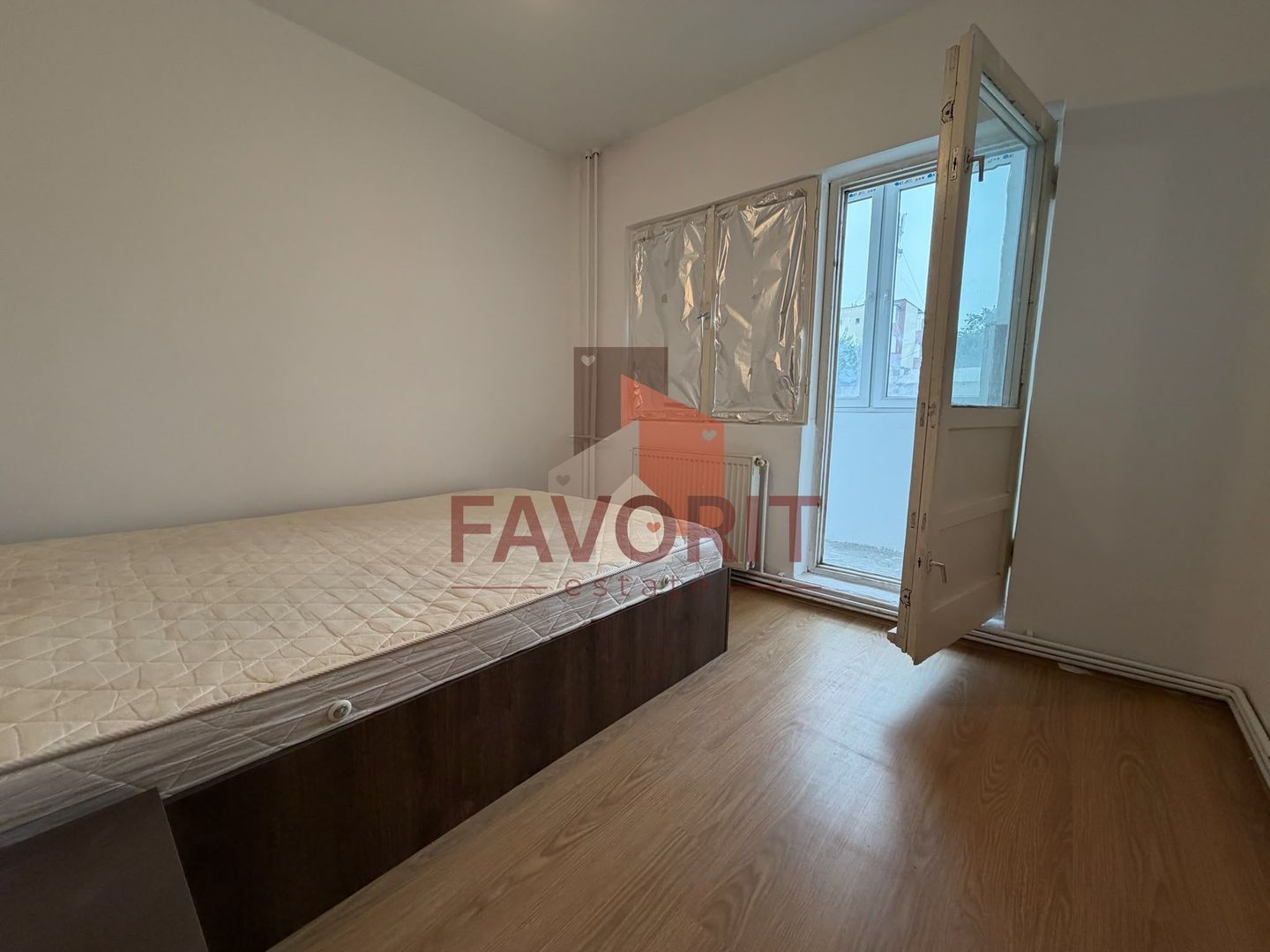 4 camere | etaj 1 | centrala proprie | mobilat si utilat | zona buna | - Poză 9