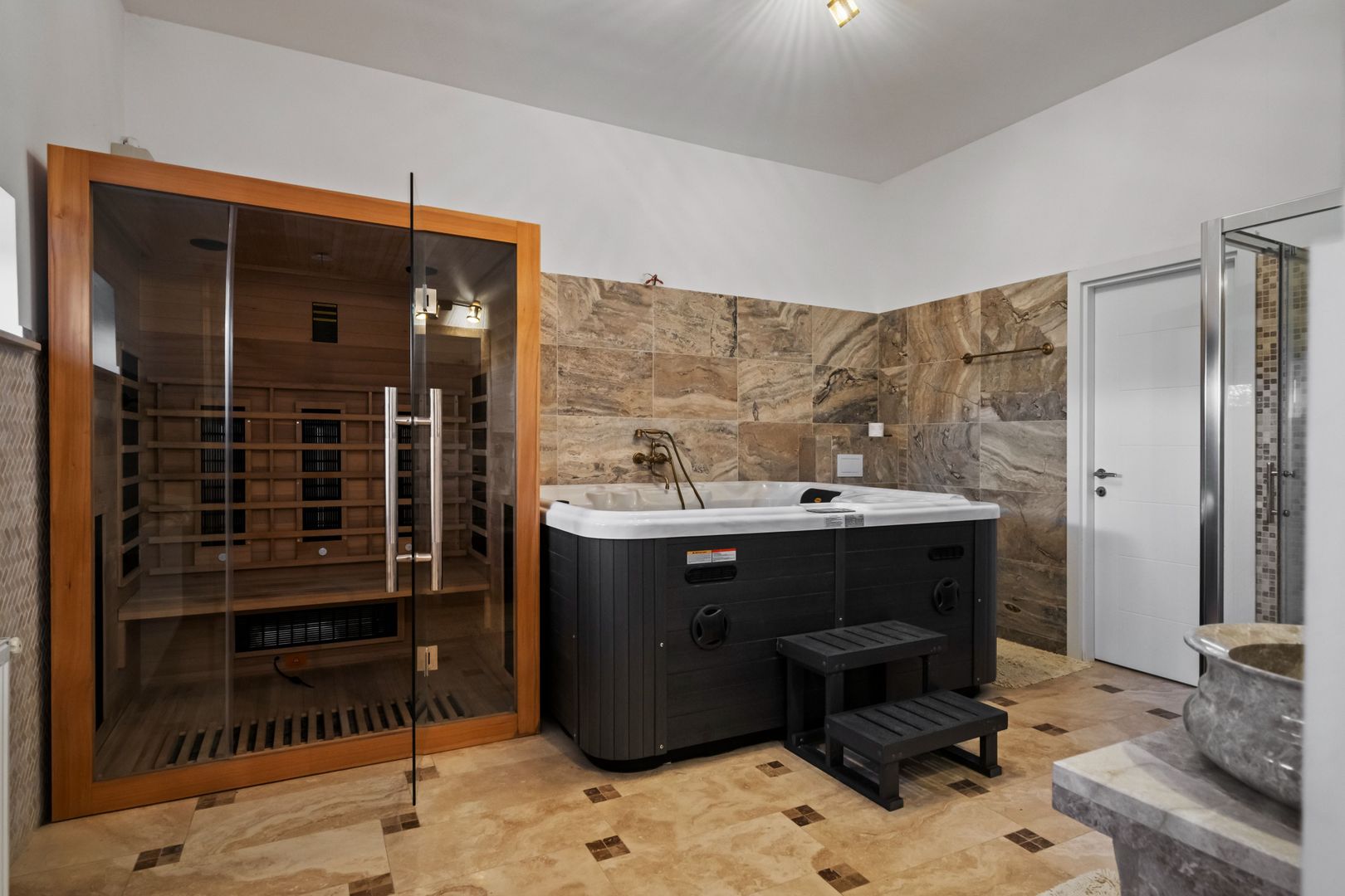 Oportunitate Rară: Vilă pe Lac | 1.898 mp Teren | Piscină - Poză 16