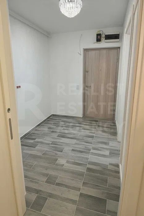 Vânzare, garsonieră renovată, Str. Lăcrămioarei - Poză 1