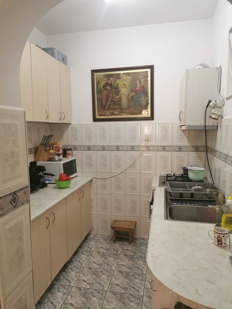 Apartament la parter zona semicentrala - Poză 6