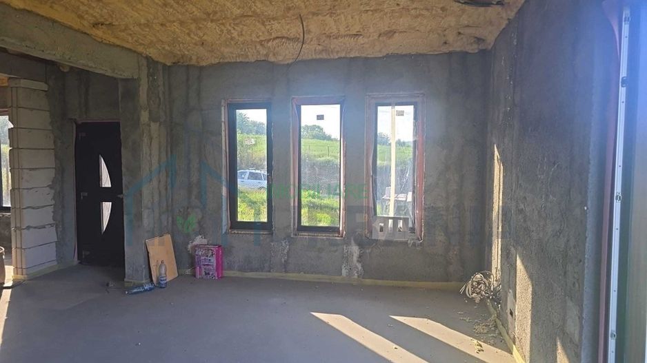 Casă de vânzare în Schitu Duca, Iași - 210 mp utili, 4 camere, 3 băi - Poză 4