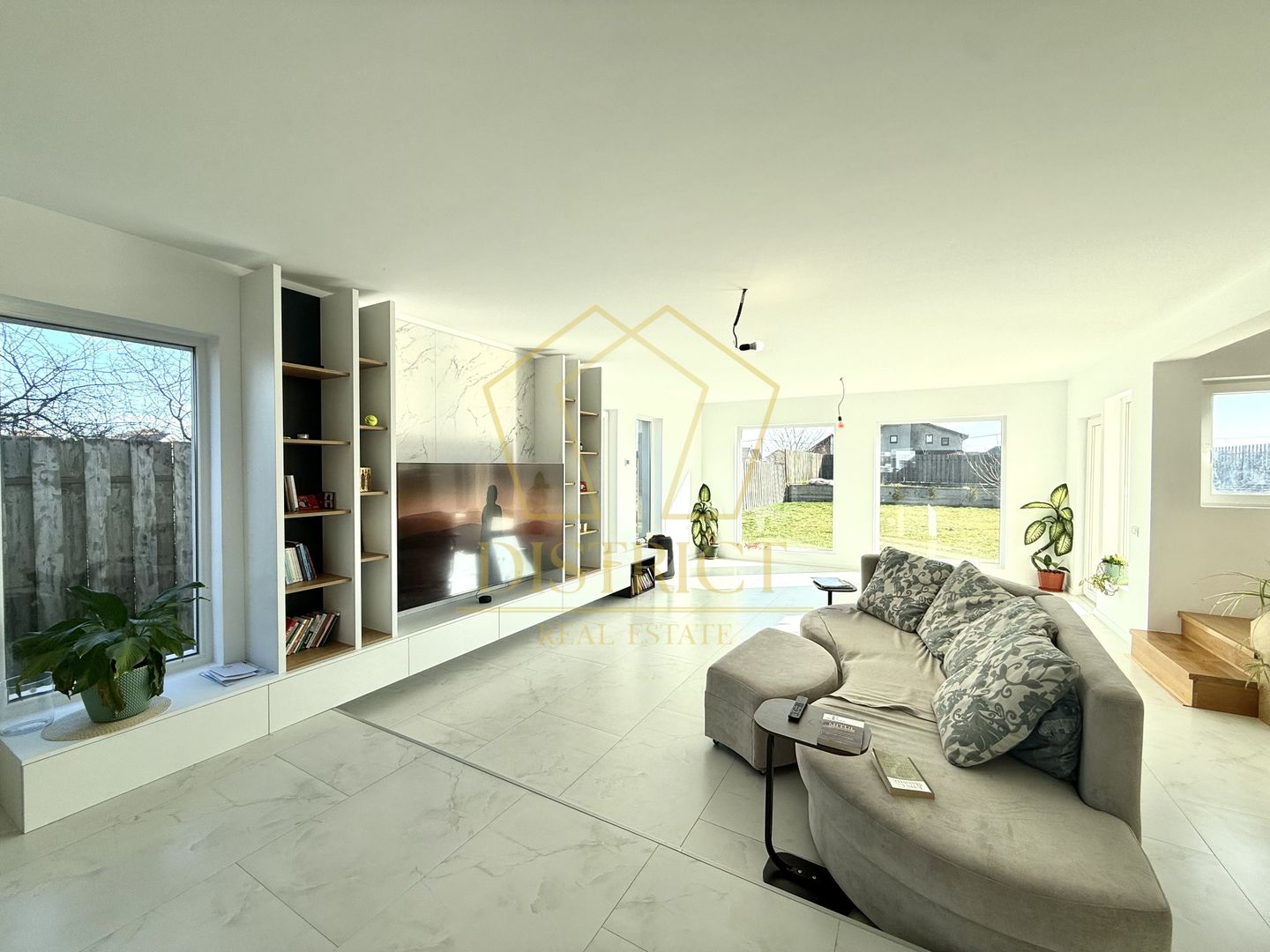 Vila cu 6 camere eficienta energetic 265 mp utili | Sacalaz | E-V - Poză 2