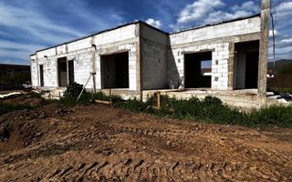 Casa la rosu de vanzare in Alba Iulia - Poză 3