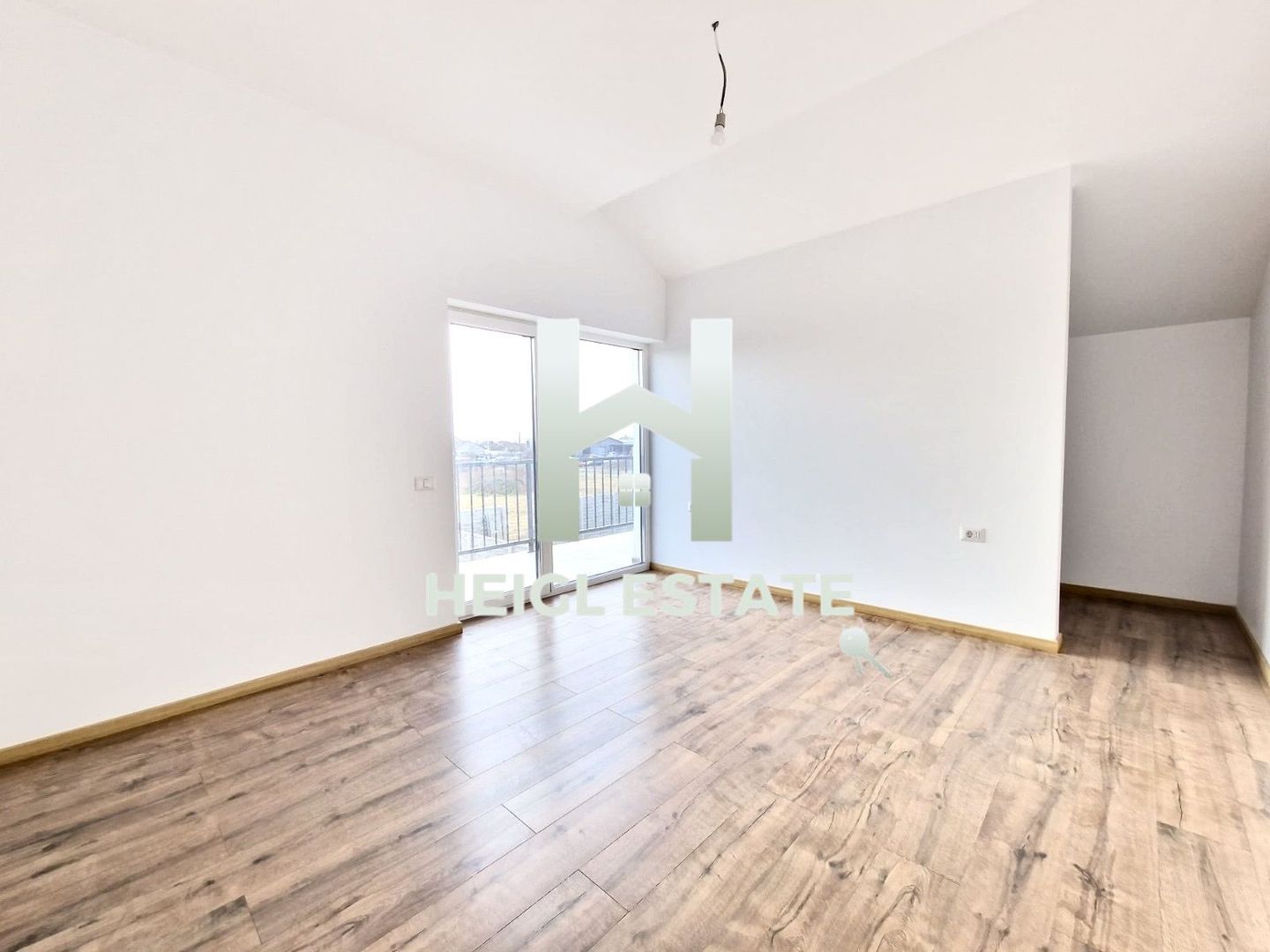 Duplex cu 4 camere in Mosnita Noua - Poză 2