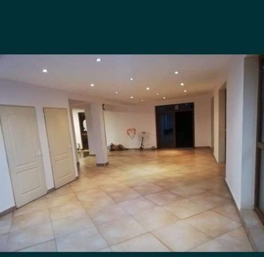 De vanzare casa 330 mp - Poză 4