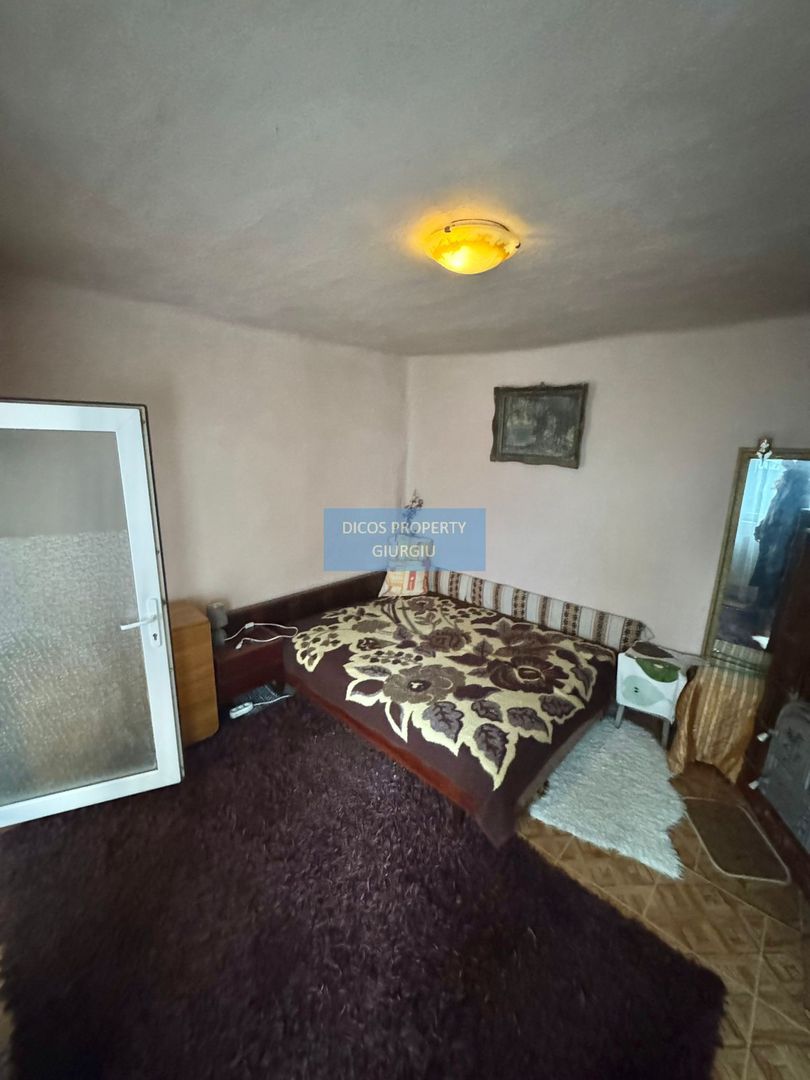 De vânzare casă cu 4 camere, garaj - Poză 12