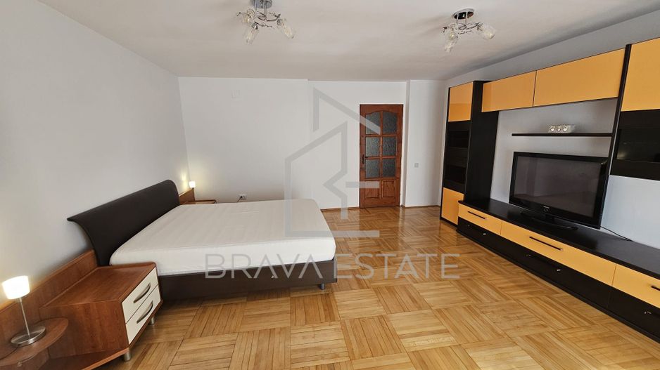 Apartament 3 camere, 100mp, 2 băi, 2 balcoane, 2 parcări, str Pădurii - Poză 9