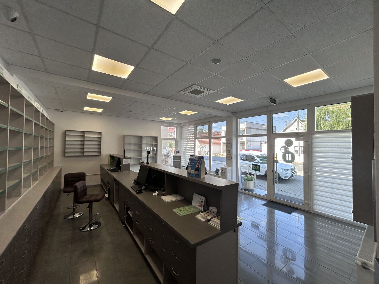 Spațiu comercial de închiriat – Vladimirescu, jud. Arad - Poză 2