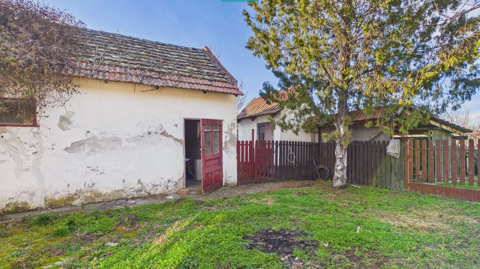 Casă cu 3 camere și teren generos în Battonya - Poză 11