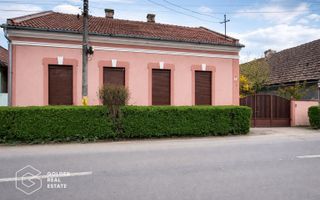 Casa D+P, cu piscina si teren 680 mp, Lipova, comision 0% - Poză 1